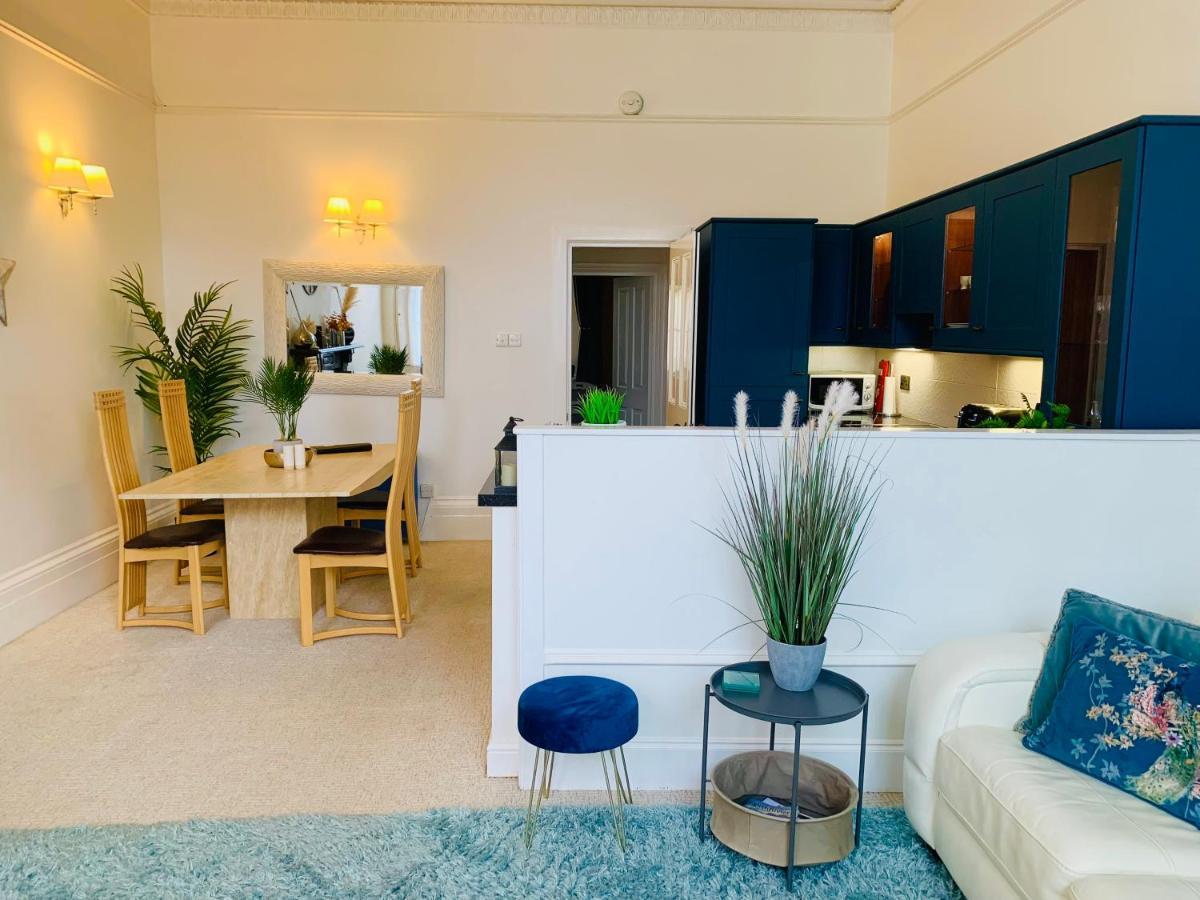 Apartment **sunny And Bright, Thatchers Rock One Bed Front Apartment*** Torquay
